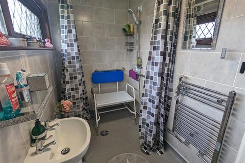 123 Lingfoot Crescent, Sheffield, S8 8DA
