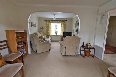 3 Hazlebarrow Crescent, Sheffield, S8 8AN