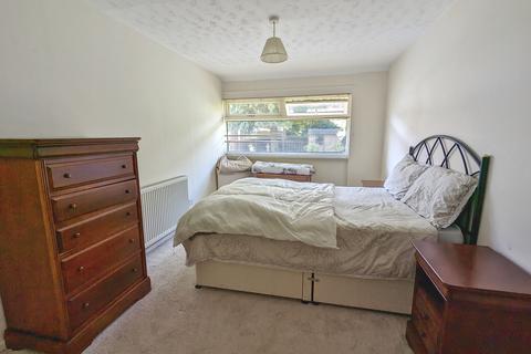 28 Fraser Drive, Sheffield, S8 0JG