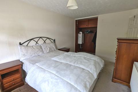 28 Fraser Drive, Sheffield, S8 0JG