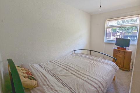 28 Fraser Drive, Sheffield, S8 0JG