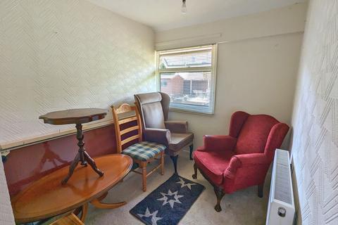 28 Fraser Drive, Sheffield, S8 0JG
