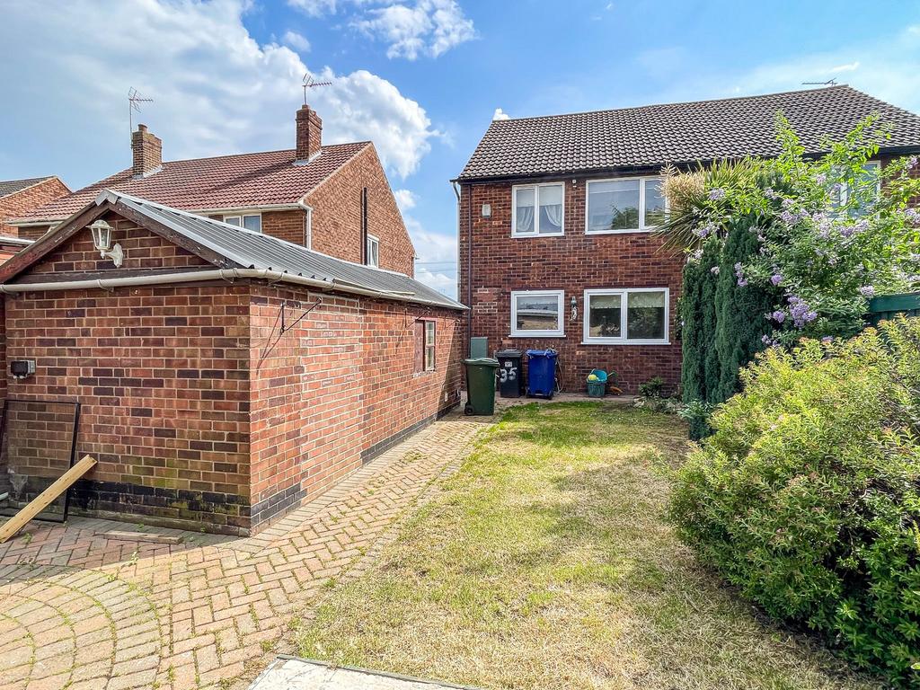 Scawsby, Doncaster DN5 3 bed semidetached house for sale £145,000