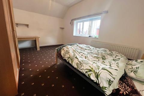 3 bedroom semi-detached house for sale - Meersbrook Avenue, Meersbrook, Sheffield, S8 9EB