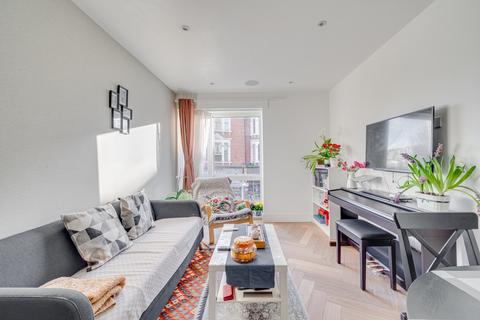 2 bedroom flat for sale, London House, 100 New Kings Road, London