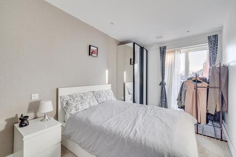 2 bedroom flat for sale, London House, 100 New Kings Road, London