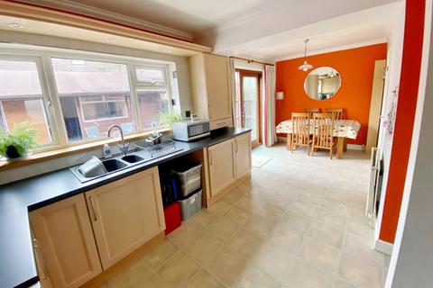 4 Haslam Crescent, Sheffield, S8 7GR