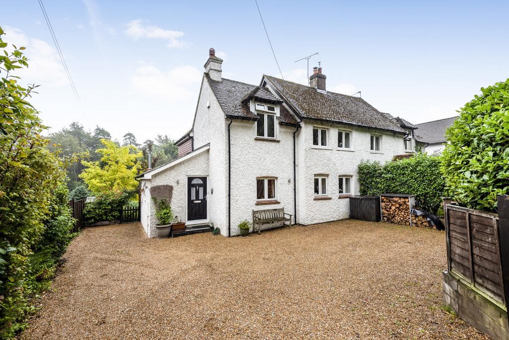 Churt Road, Hindhead, GU26 3 bed semidetached house for sale £595,000