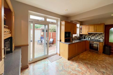 2 James Andrew Crescent, Sheffield, S8 7RJ
