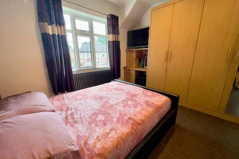 2 James Andrew Crescent, Sheffield, S8 7RJ