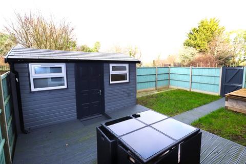 2 bedroom apartment for sale, Gilbert Close, Swanscombe, Kent, DA10