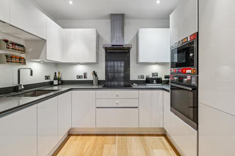 2 bedroom flat to rent, Malthouse Court, High Street, Brentford, Middlesex