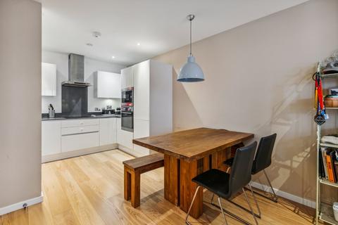 2 bedroom flat to rent, Malthouse Court, High Street, Brentford, Middlesex