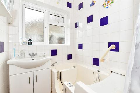 7 Cherry Grove, Tonbridge, TN10 4NA