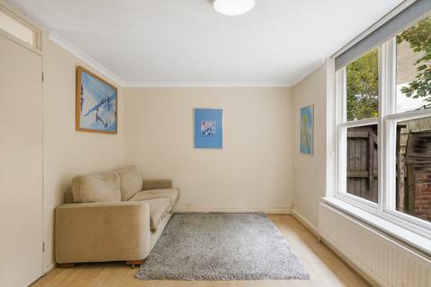 35 Mountbatten Close, London, SE19 1AP