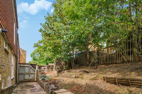 35 Mountbatten Close, London, SE19 1AP