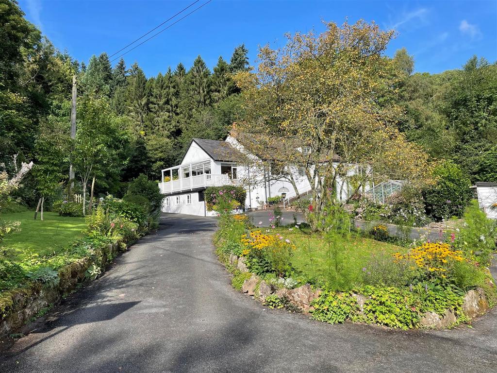 Bredwardine HR3 5 bed detached house for sale £700,000