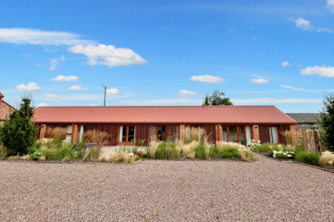 3 bedroom barn conversion for sale, Hereford HR4