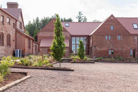 3 bedroom barn conversion for sale, Hereford HR4