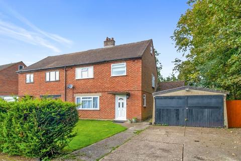 2 Farm Road, Warlingham, CR6 9DH