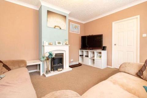 2 Farm Road, Warlingham, CR6 9DH