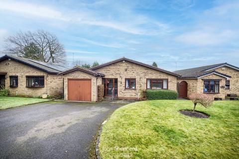3 bedroom bungalow for sale - Briar Coppice, Cheswick Green, Solihull, West Midlands, B90