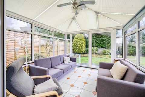 3 bedroom bungalow for sale - Briar Coppice, Cheswick Green, Solihull, West Midlands, B90