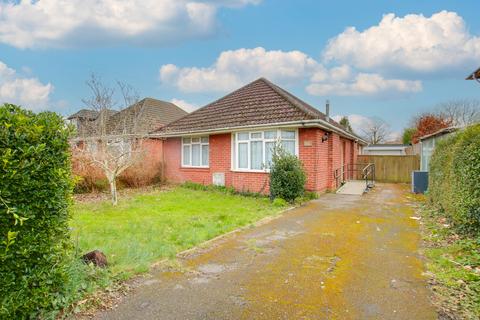 3 bedroom detached bungalow for sale - SHOLING! NO FORWARD CHAIN! EXTENDED! GARAGE!