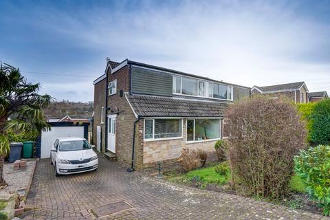 Newlay Grove, Horsforth, Leeds, West Yorkshire, UK, LS18