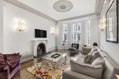 3 bedroom flat to rent, Stafford Terrace, London W8