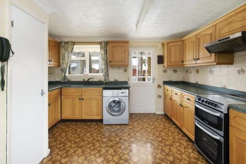 2 bedroom end of terrace house for sale - Wordsworth Drive, Taunton TA1