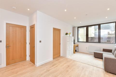 1 bedroom apartment for sale, Station Road, Redhill, Surrey