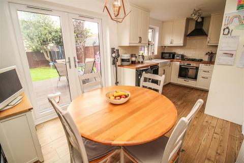 106 Brock End, Portishead, Bristol, BS20 8AS