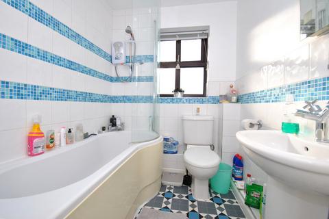 2 Wesley Close, Arlesey, SG15 6SQ