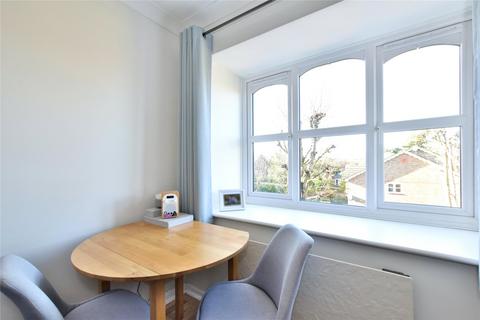 2 bedroom flat for sale - Foxlands Close, Leavesden, Watford, Hertfordshire, WD25