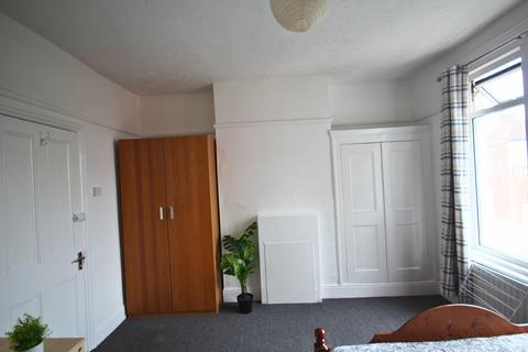 4 bedroom terraced house to rent, Heidelberg Road, Southsea PO4