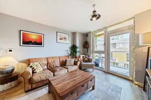 2 bedroom apartment for sale, Loop Court, Enderby Wharf, SE10