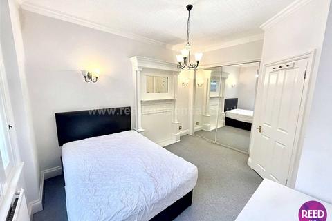 2 bedroom apartment to rent, Gloucester Terrace