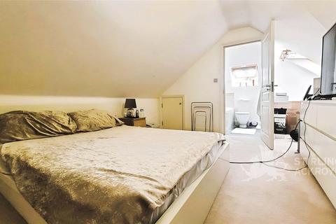 2 bedroom maisonette to rent, Bagshot Road, Ascot, Berkshire, SL5