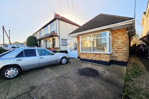 2 bedroom bungalow for sale, Love Lane, Rayleigh, Essex