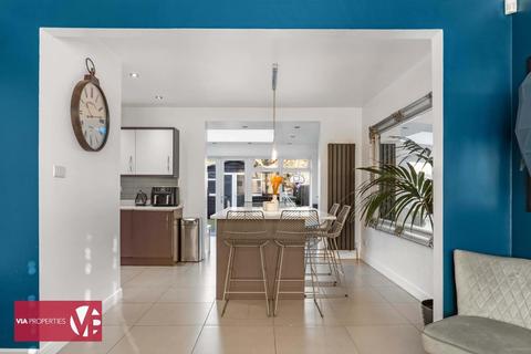 52 Hillside Crescent, Cheshunt, Waltham Cross, EN8 8PN