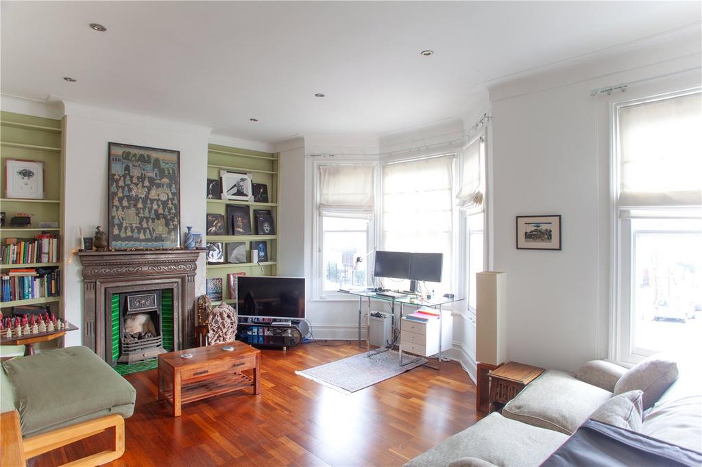 Okehampton Road, London, NW10 2 bed apartment to rent £2,400 pcm (£