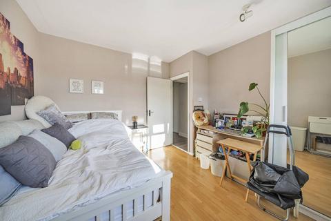 3 bedroom flat for sale, Vincent Square, Wood Green, London, N22