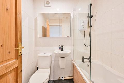 1 bedroom flat for sale, Bracknell Close, N22, Wood Green, London, N22
