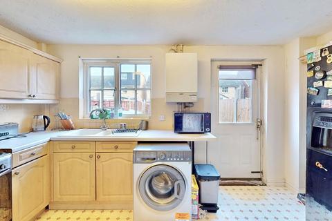 21 Stocker Gardens, Dagenham, RM9 4HL