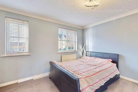 21 Stocker Gardens, Dagenham, RM9 4HL