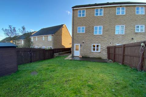 5 bedroom semi-detached house for sale, Summerley Court, Idle BD10