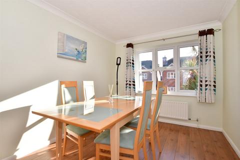 20 Merryfields, Strood, Rochester, ME2 3ND