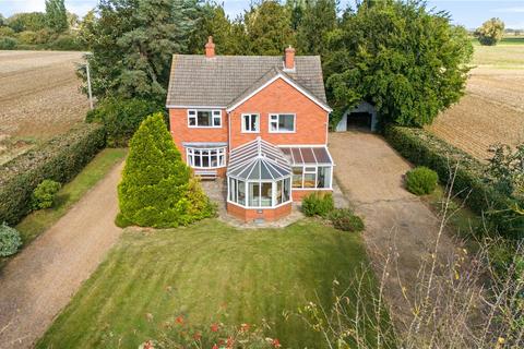 4 bedroom detached house for sale, Moor Road, Snitterby, DN21