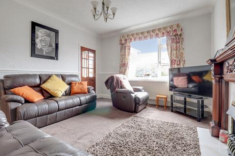 4 bedroom detached house for sale, Weeland Road, Knottingley, West Yorkshire, WF11